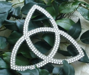 Celtic Knot Cake Topper  Colors: Crystal
