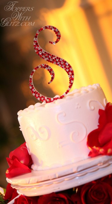 Single monogram cake topper in Siam, Light Siam and Crystal